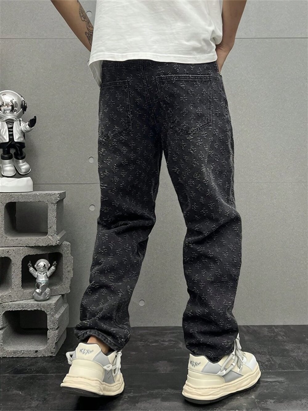 Black Avant-Garde Geometric Button Zipper Fly Loose Fit Mid-Waist Straight Jeans - Picture 2 of 5